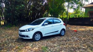 Best Cars Under 5 Lakh number 1 car Tata Tiago
